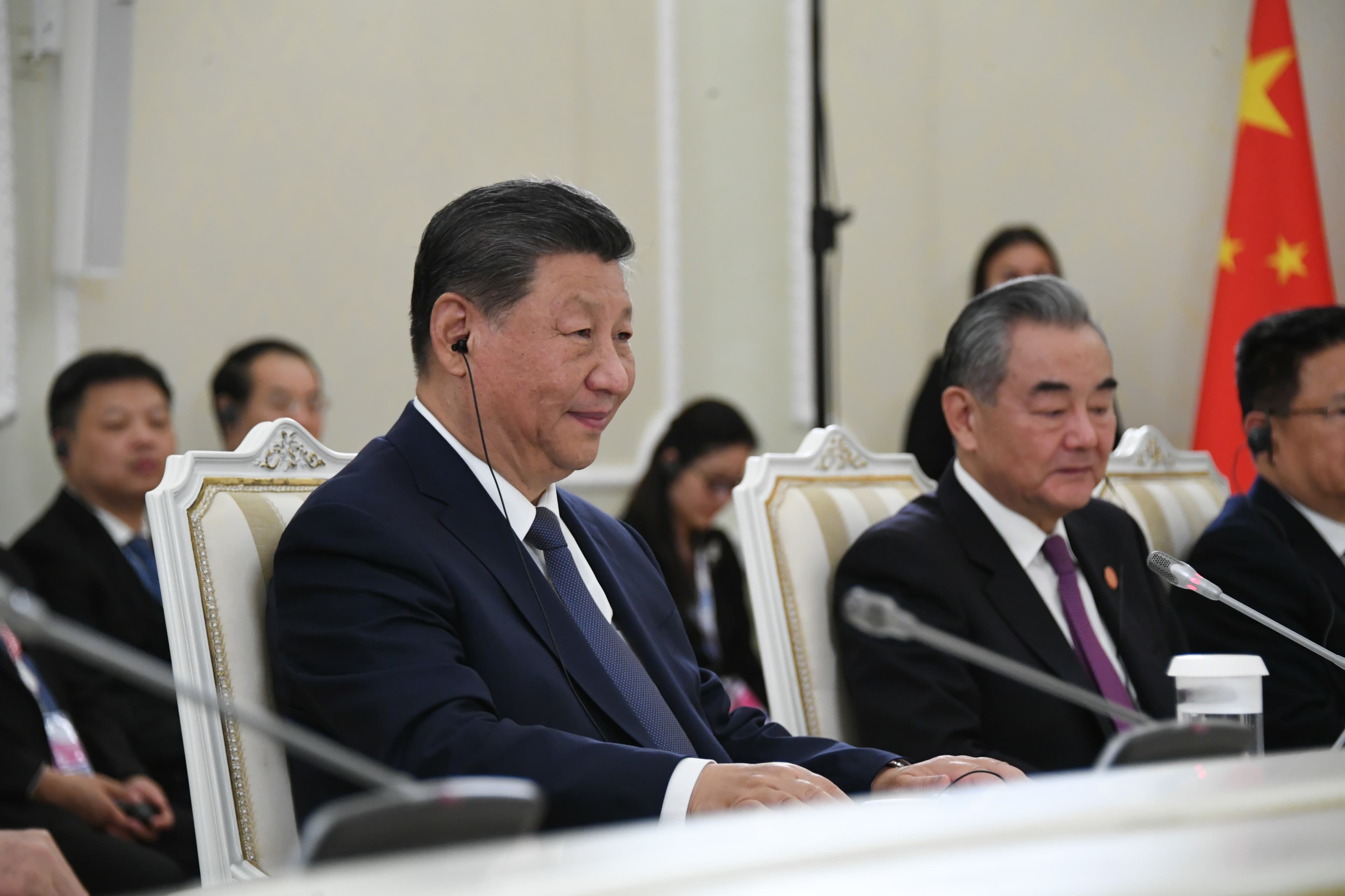 Chinese President Xi Jinping Calls for BRICS Leadership in Middle East Peace Efforts During Diplomatic Summit